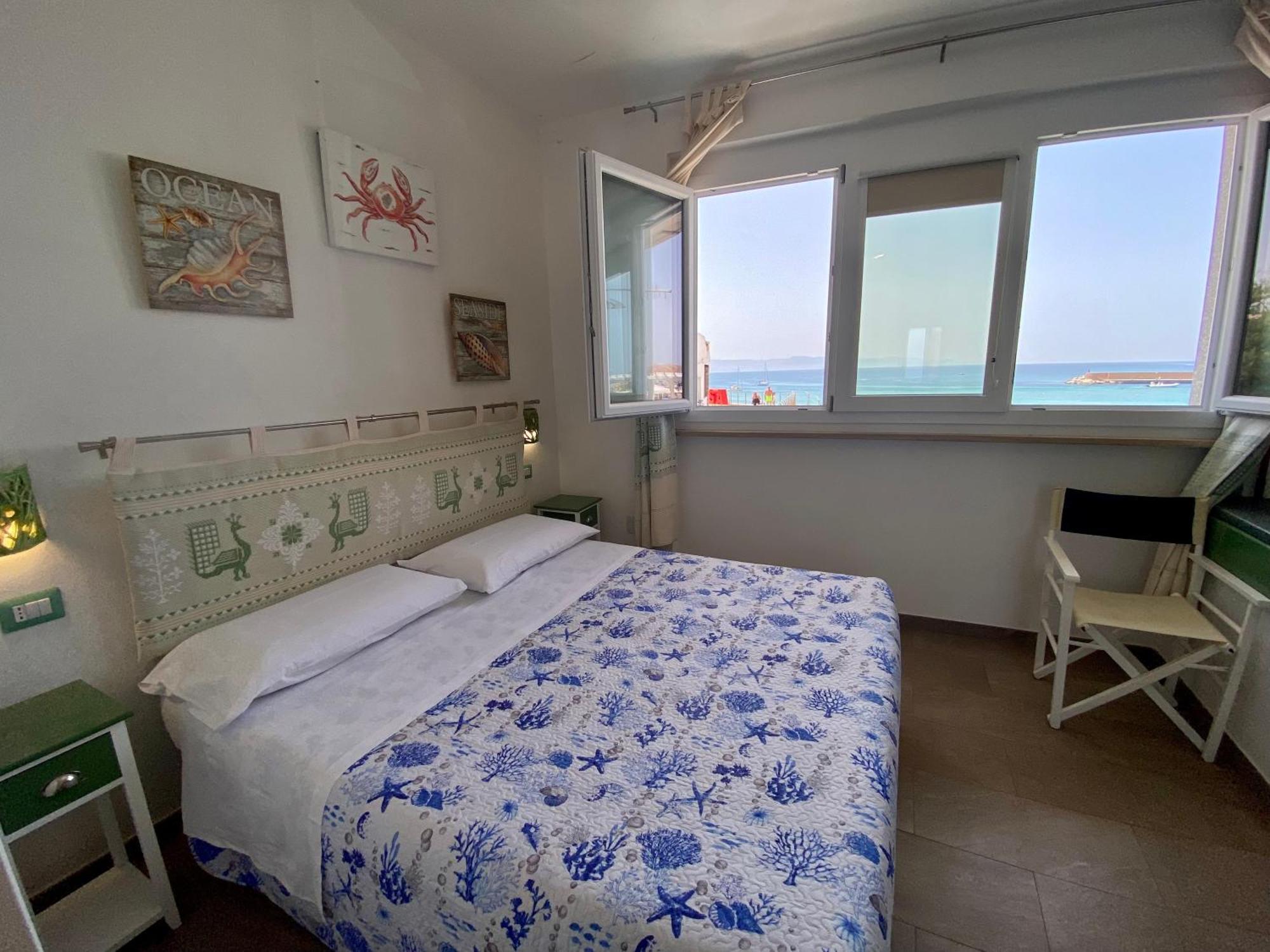 Casetta Al Mare Isola Rossa Δωμάτιο φωτογραφία
